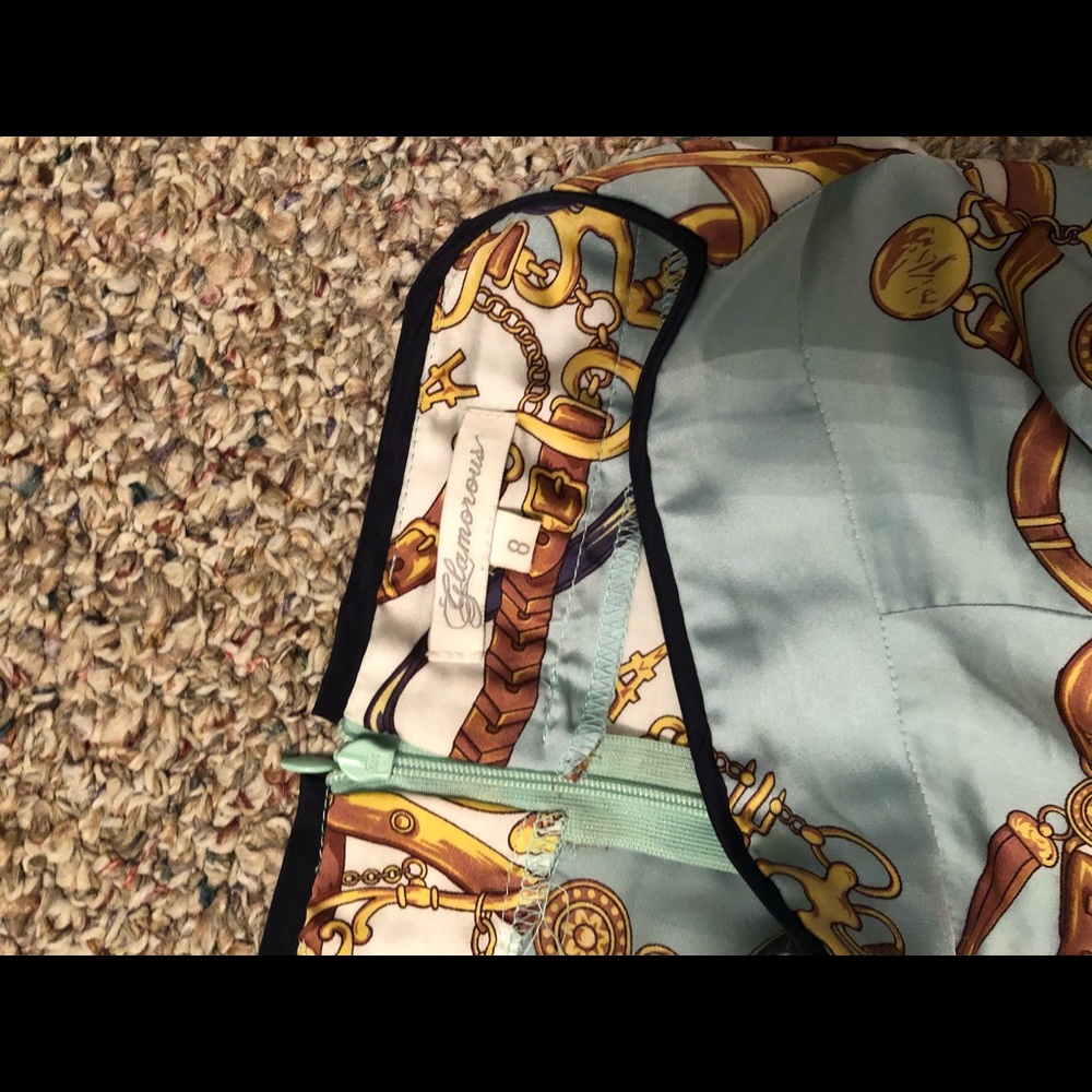 Elegant Chain Print High Waist Shorts - Picture 3 of 4